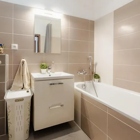 Apartamento Perla Ruzinova With Balcony Bratislava