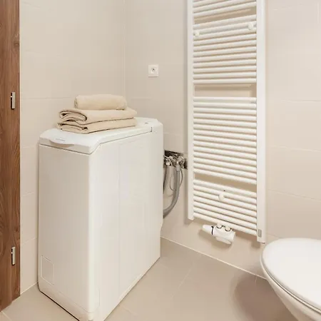 Apartamento Perla Ruzinova With Balcony Bratislava